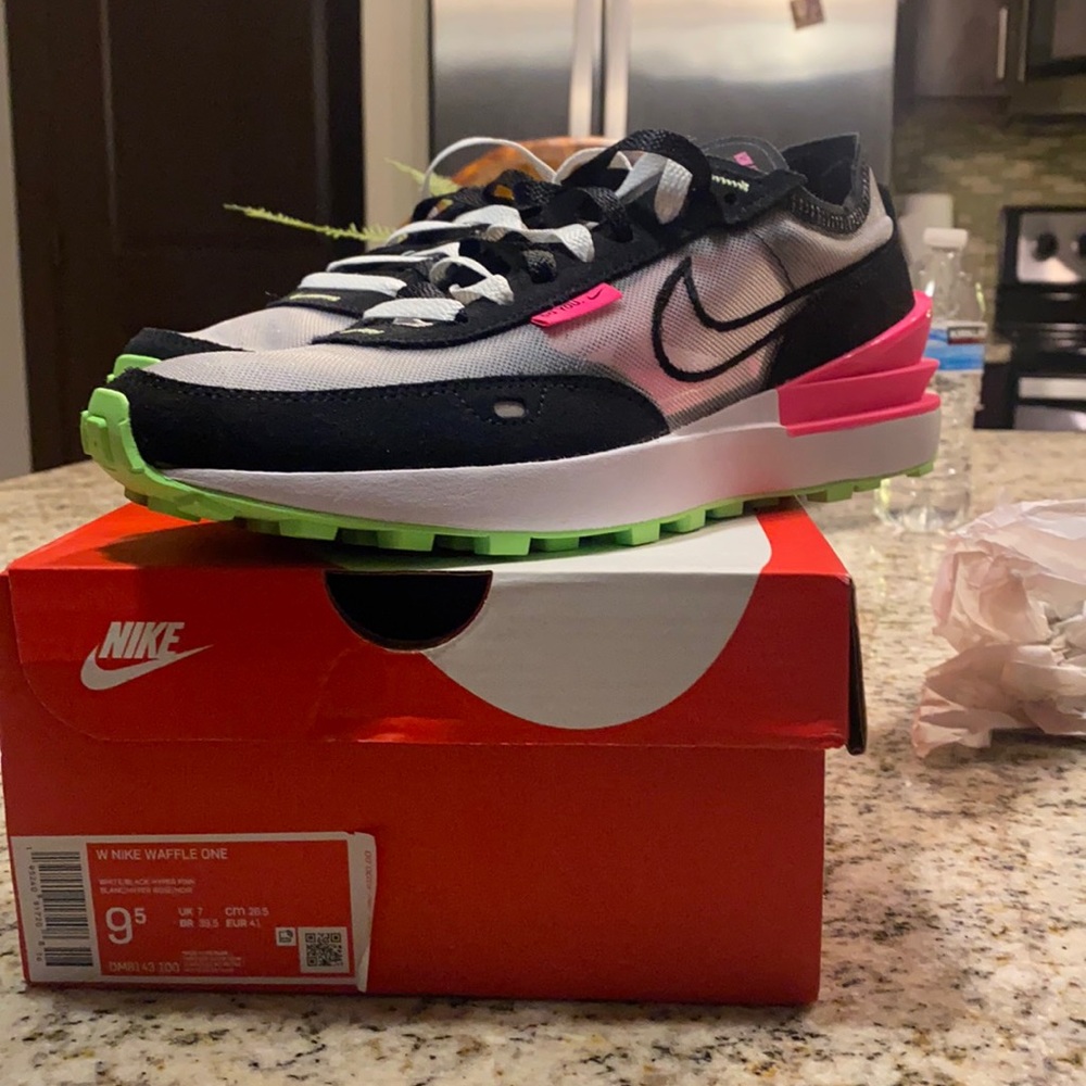 Nike waffle one